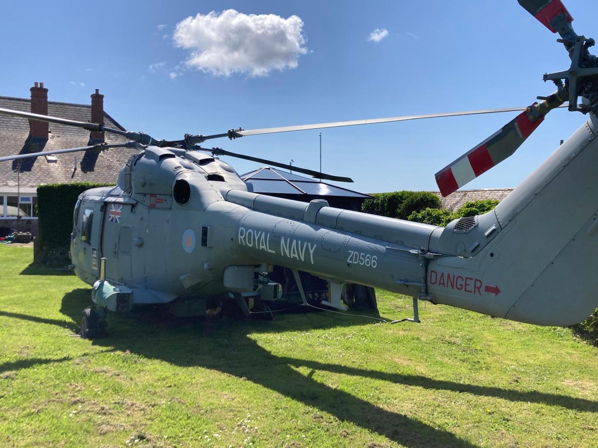Haelarcher Helicopter Glamping Хелстън Екстериор снимка